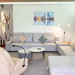 Grosse Villa, Exhibitors, Monteurhaus Villa