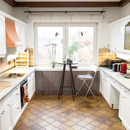 Grosse Villa, Exhibitors, Monteurhaus Vila *