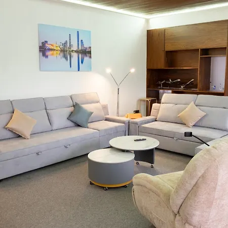 Grosse Villa, Exhibitors, Monteurhaus Euskirchen