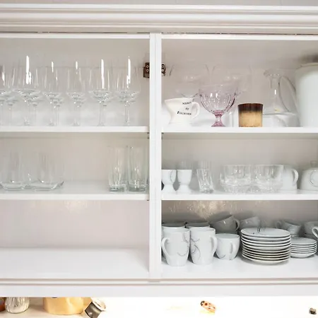 Grosse Villa, Exhibitors, Monteurhaus *