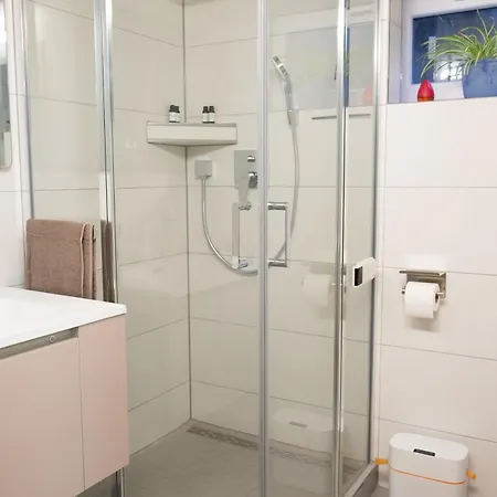 Grosse Villa, Exhibitors, Monteurhaus Vila *