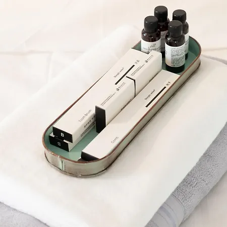 Grosse Villa, Exhibitors, Monteurhaus *