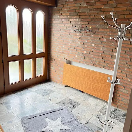 Villa Grosse Villa, Exhibitors, Monteurhaus *