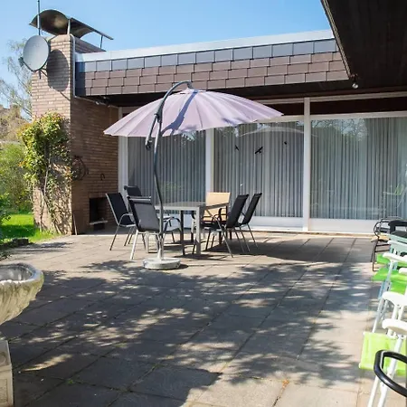 Grosse Villa, Exhibitors, Monteurhaus