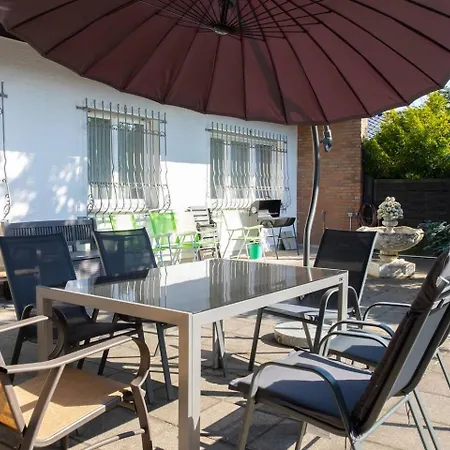 Vila Grosse Villa, Exhibitors, Monteurhaus