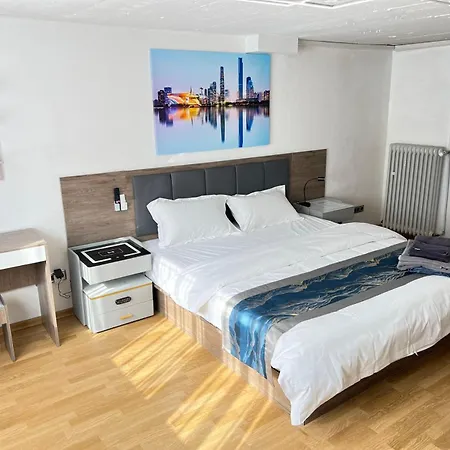 Grosse Villa, Exhibitors, Monteurhaus Vila