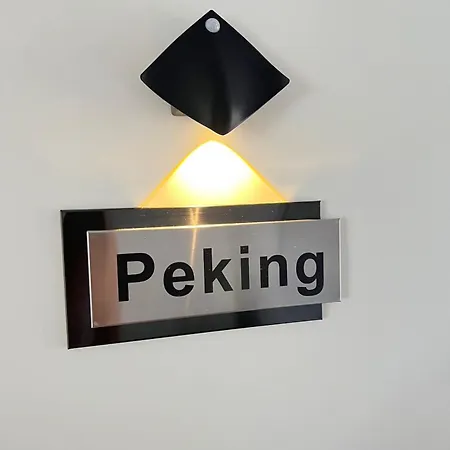 Grosse Villa, Exhibitors, Monteurhaus Villa *