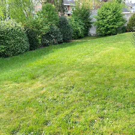 Villa Grosse Villa, Exhibitors, Monteurhaus *