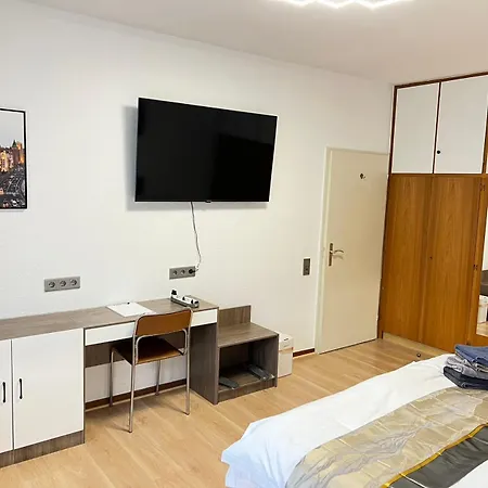 Grosse Villa, Exhibitors, Monteurhaus Vila *