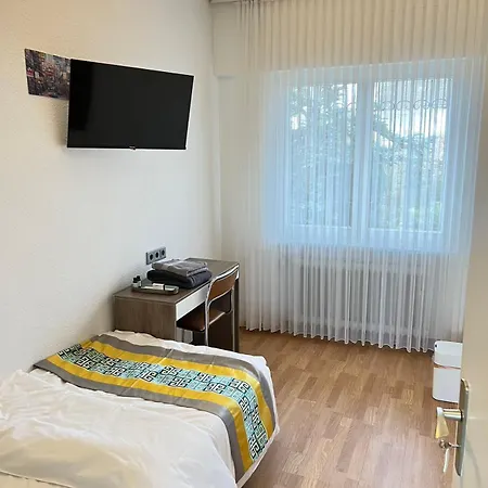 Vila Grosse Villa, Exhibitors, Monteurhaus *