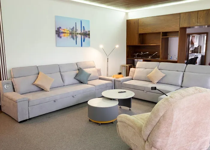 Grosse Villa, Exhibitors, Monteurhaus Euskirchen