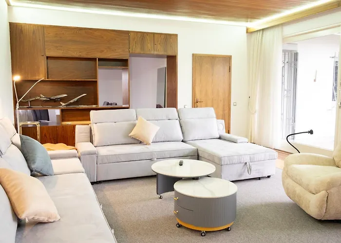 Grosse Villa, Exhibitors, Monteurhaus Euskirchen