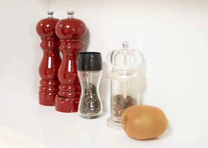 Villa Grosse Villa, Exhibitors, Monteurhaus