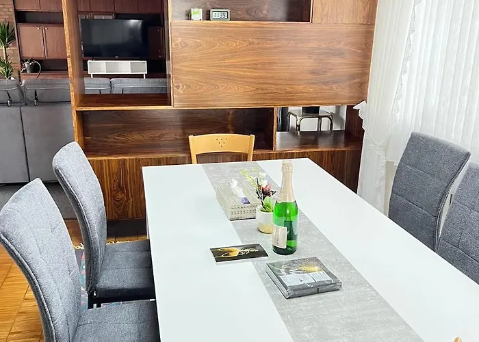 Grosse Villa, Exhibitors, Monteurhaus Villa Euskirchen