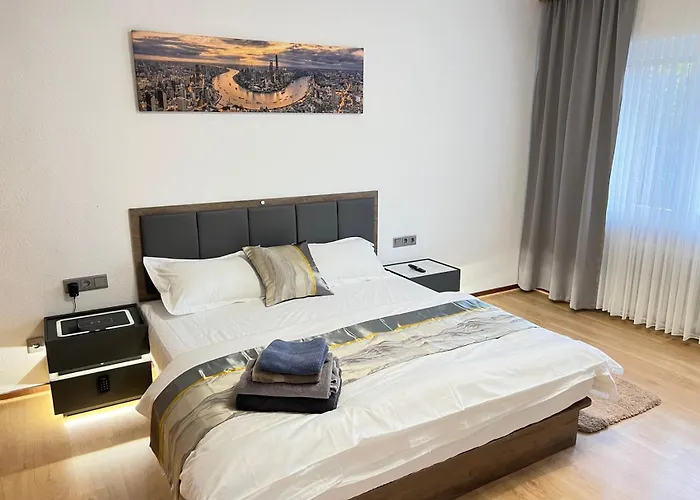 Grosse Villa, Exhibitors, Monteurhaus Euskirchen