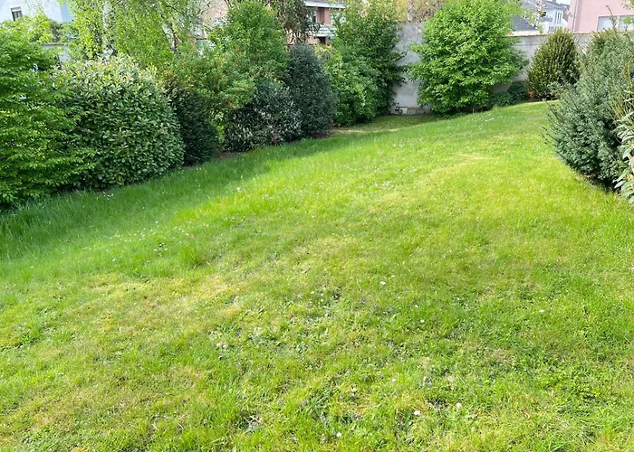 Villa Grosse Villa, Exhibitors, Monteurhaus *