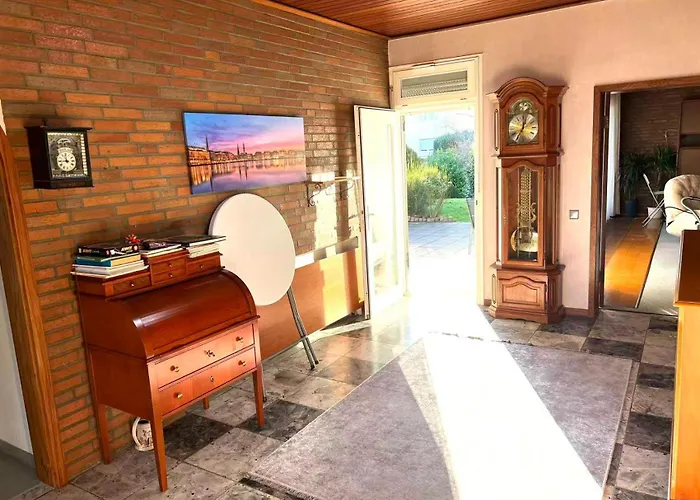 Grosse Villa, Exhibitors, Monteurhaus * Euskirchen